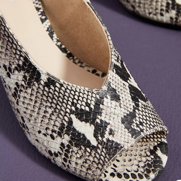 Snakeskin Slingback Peep Toe Block Heel Sandals - Picture 4 of 5